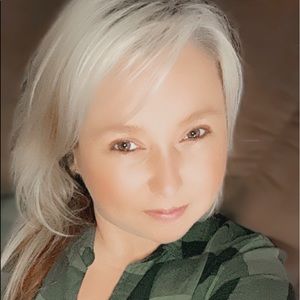 Meet your Posher, Tamela